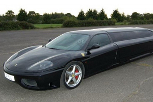 Siêu ngựa Ferrari 360 Modena trở thành xe limousine
