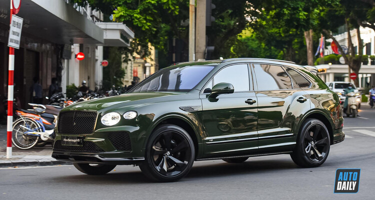Siêu SUV Bentley Bentayga First Edition 2021 nên tròn 18 tuổi