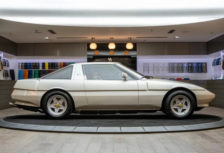Siêu xe Ferrari độ Mazda chưa mua