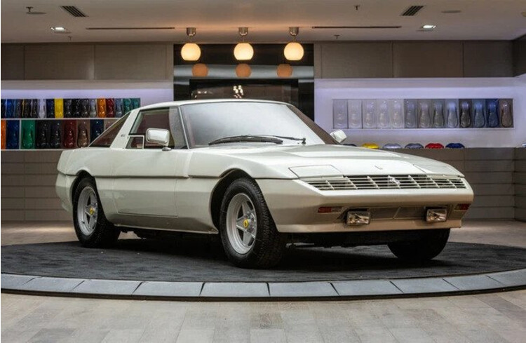 Siêu xe Ferrari độ Mazda chưa mua