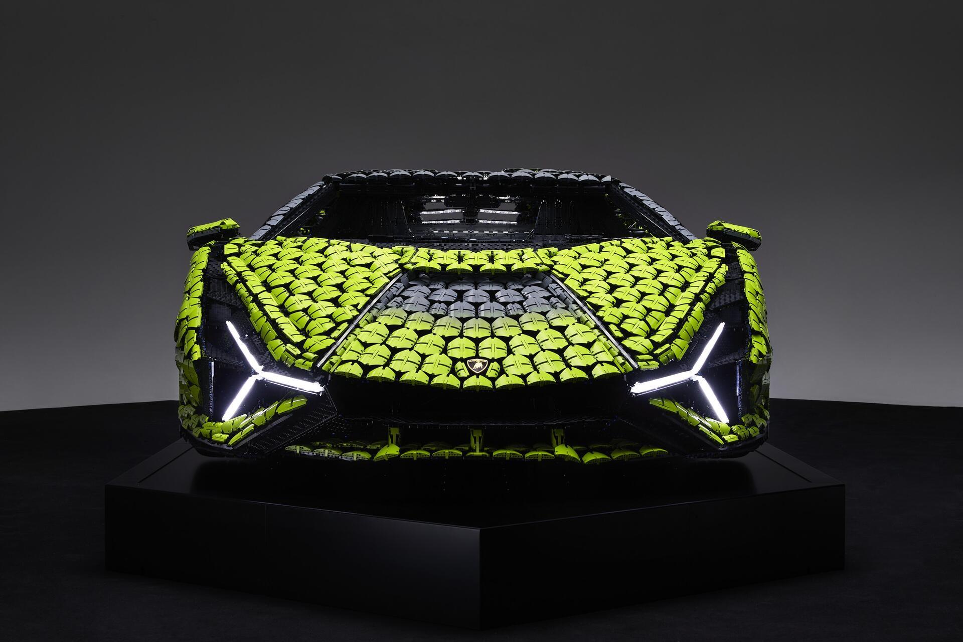 Siêu xe Lamborghini Sian làm từ Lego nặng  kg