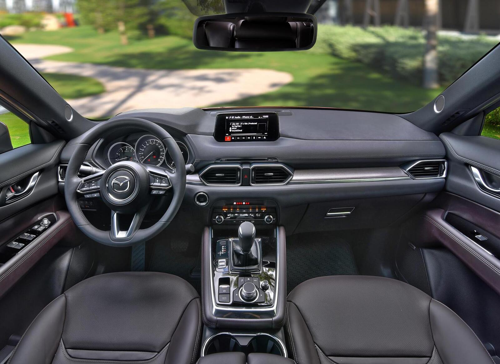 So sánh trang bị tiện nghi và an toàn của các phiên bản Mazda CX-8 - Hình 10 So sánh trang bị tiện nghi và an toàn của các phiên bản Mazda CX-8 - Hình 10