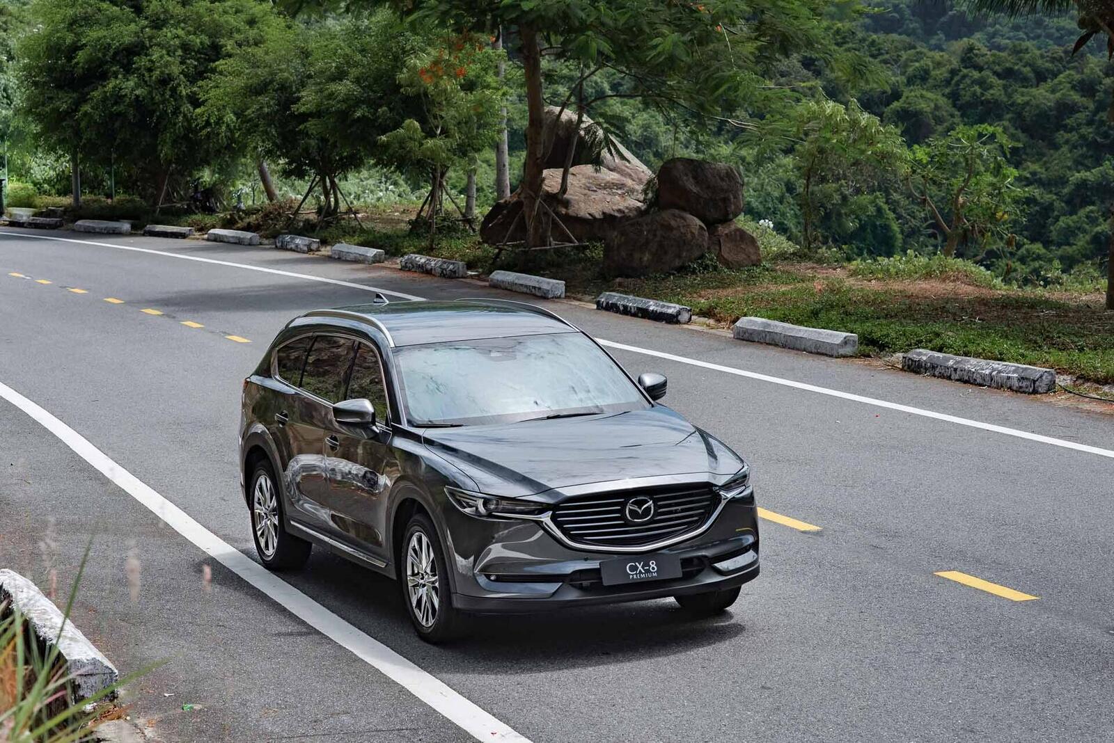 So sánh trang bị tiện nghi và an toàn của các phiên bản Mazda CX-8 - Hình 23 So sánh trang bị tiện nghi và an toàn của các phiên bản Mazda CX-8 - Hình 23