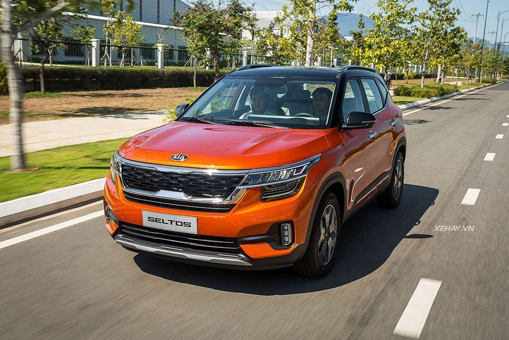 Song mã Kia Seltos và Toyota Corolla Cross đại thắng tháng 10