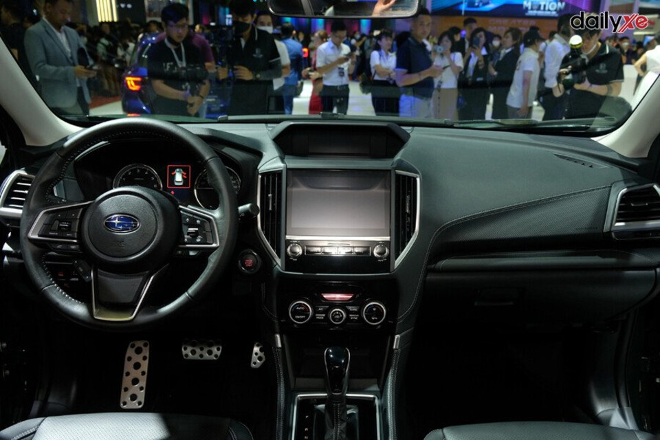 Forester sở hữu không gian nội thất rộng rãi và thoải mái