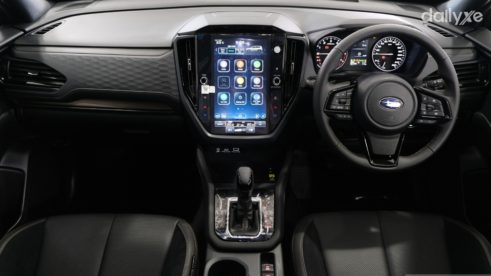 Khoang nội thất của Forester mới vẫn giữ phong cách thiết kế đơn giản