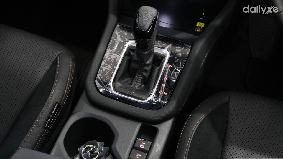 Trang bị hộp số tự động Lineartronic CVT 8 cấp ảo