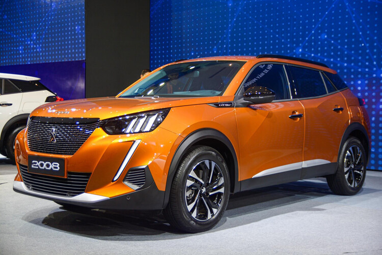 suv-do-thi-tam-gia-800-trieu-chon-peugeot-2008-hay-corolla-cross suv-do-thi-tam-gia-800-trieu-chon-peugeot-2008-hay-corolla-cross