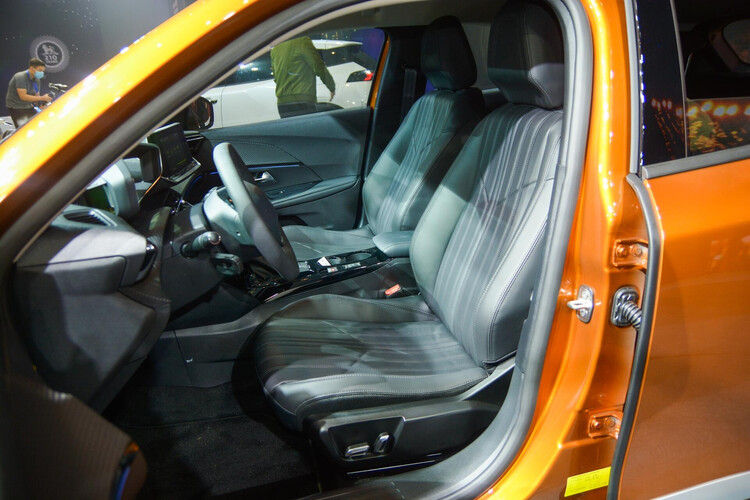 suv-do-thi-tam-gia-800-trieu-chon-peugeot-2008-hay-corolla-cross suv-do-thi-tam-gia-800-trieu-chon-peugeot-2008-hay-corolla-cross