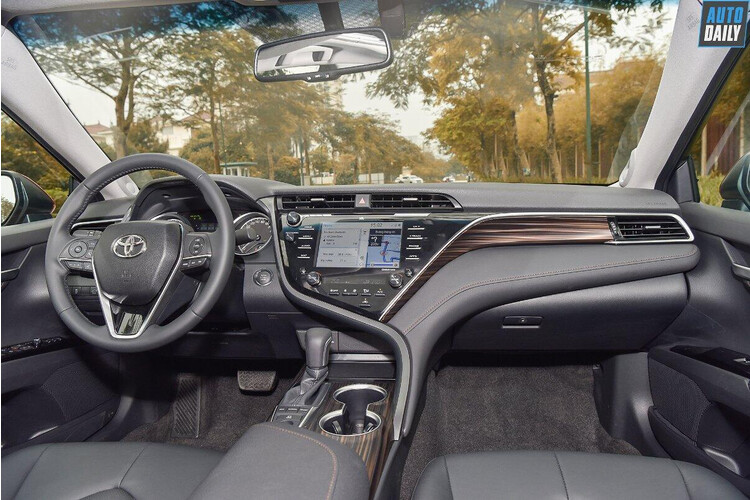Toyota-Camry-201935-copy.jpg