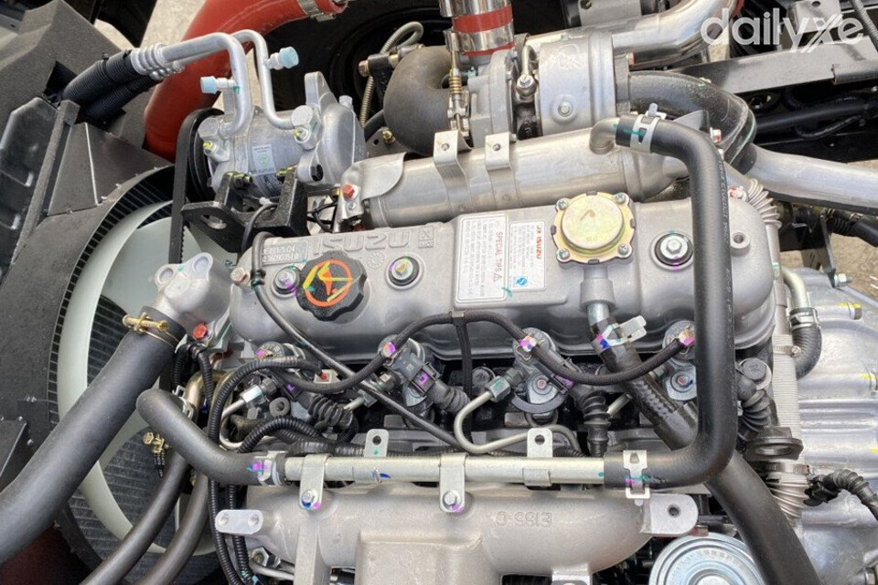 Xe tải Tera 350 trang bị khối động cơ isuzu Diesel vận hành mạnh mẽ