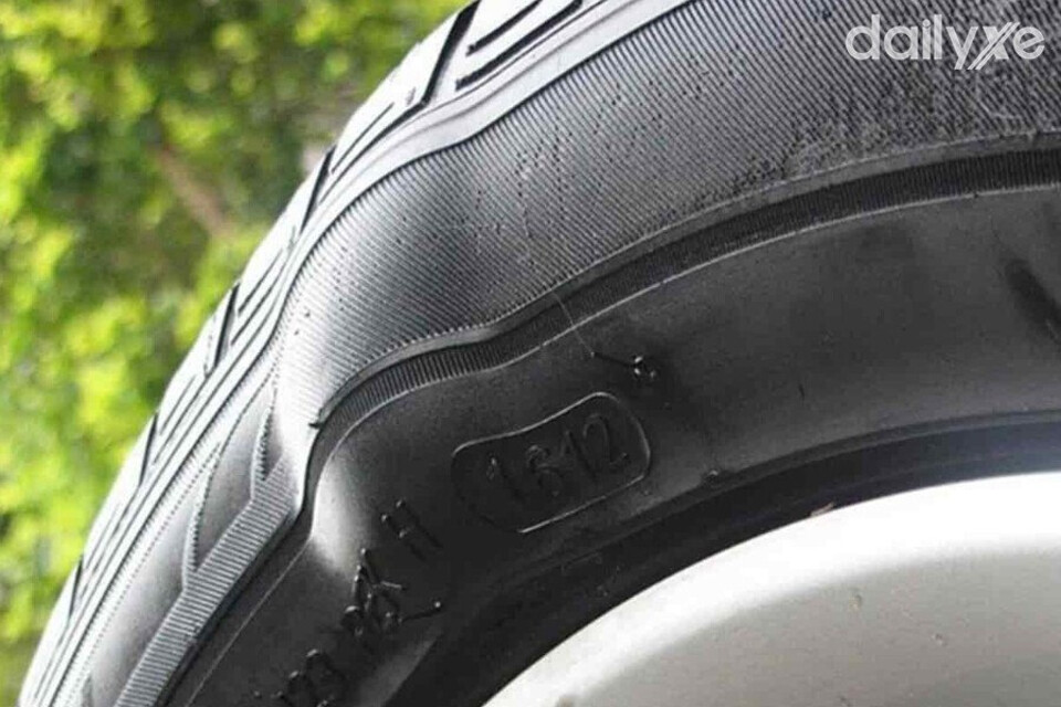 Lốp xe bị phù