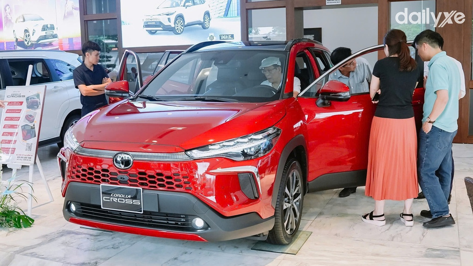 Giảm lệ phí trước bạ kích cầu thị mua xe ô tô trong nước