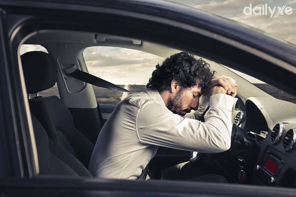 Mệt mỏi lái xe dễ gây ra nguy hiểm và có thể gây ra tai nạn