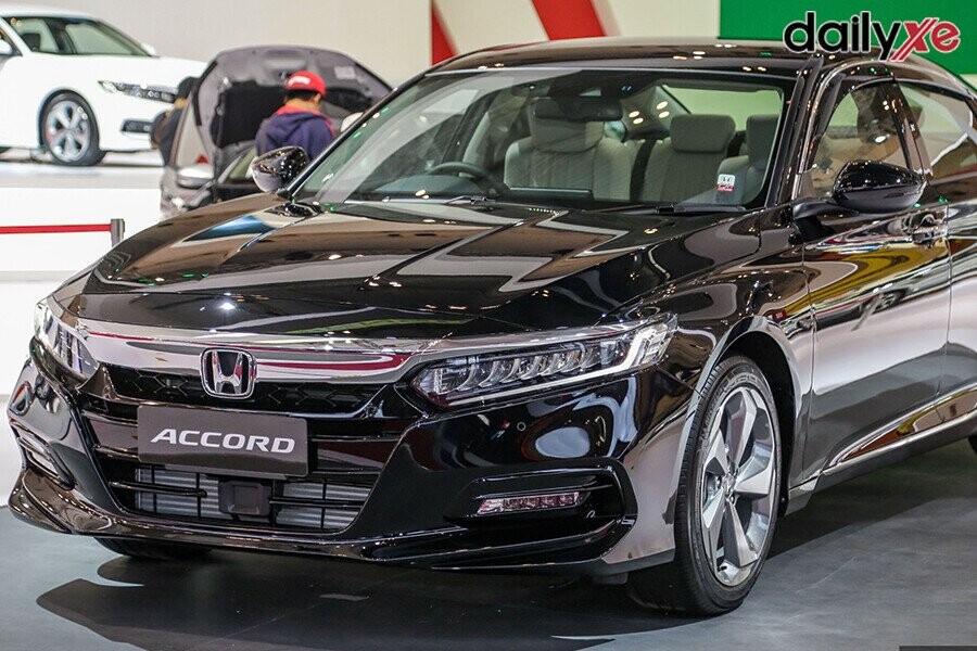 Honda Accord 2023 chốt giá bán quy thay đổi kể từ 666 triệu đồng phần lớn technology động  cơ hybrid đối đầu và cạnh tranh Camry