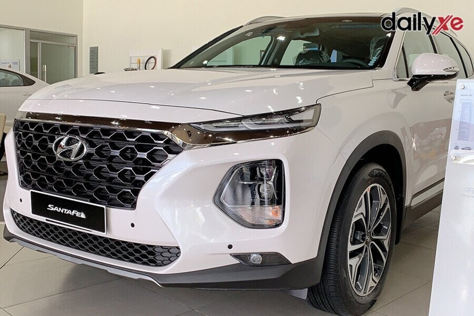 Hyundai SantaFe thiết kế mạnh mẽ