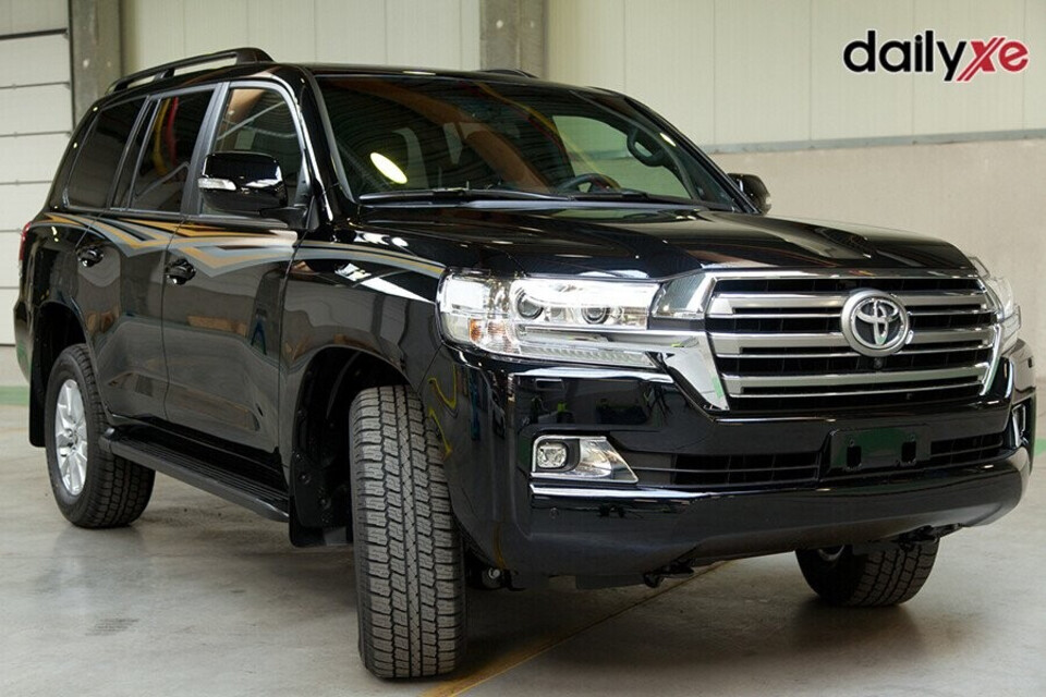 Land Cruiser sở hữu nét đẹp khỏe khoắn và hầm hố