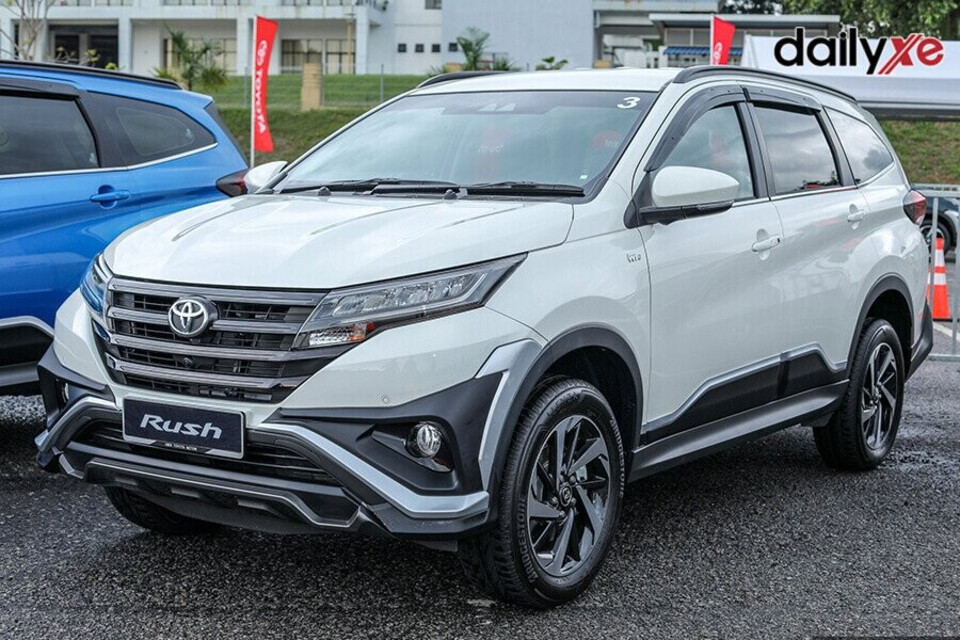 Toyota Rush vận hành mạnh mẽ Toyota Rush vận hành mạnh mẽ