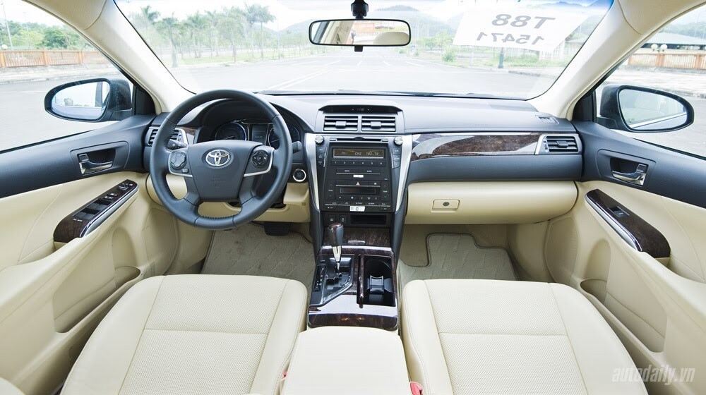 Bán xe ô tô Toyota Camry 20E 2015 giá 695 Triệu  3335837