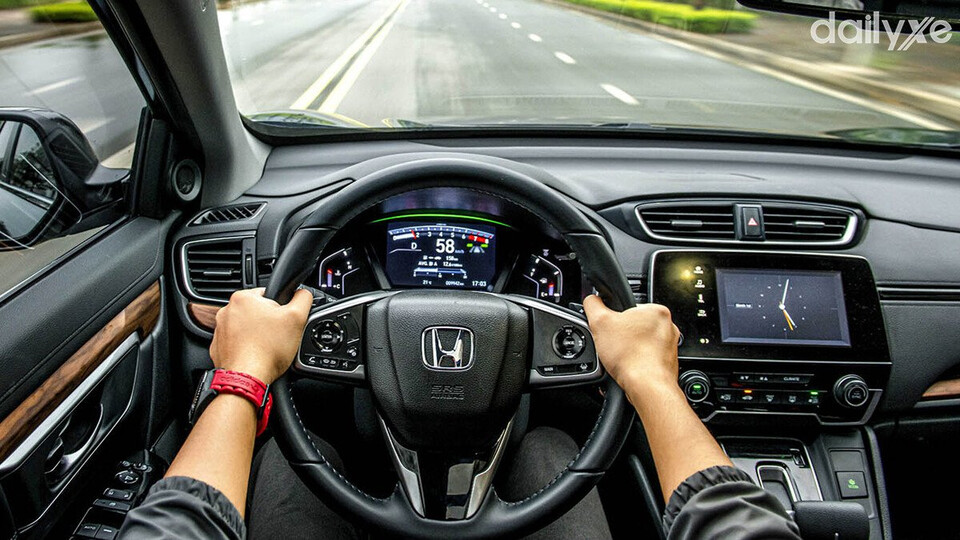 Lái xe ở những đoạn đường thẳng và mặt đường phẳng