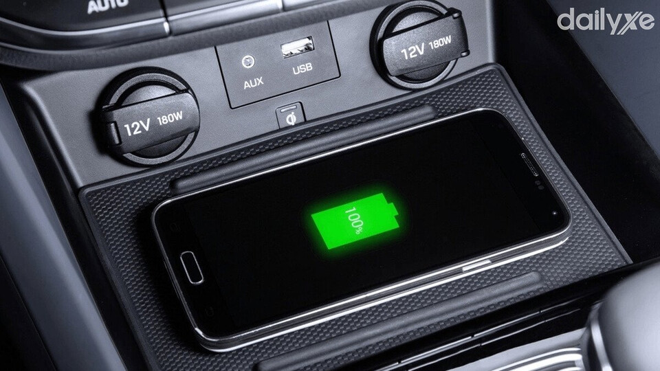 Hệ thống sạc không dây là một tính năng tiện nghi trên ô tô