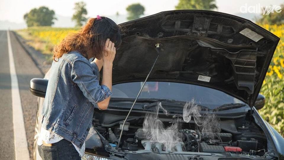 Tiếng ồn phát ra từ khoang động cơ