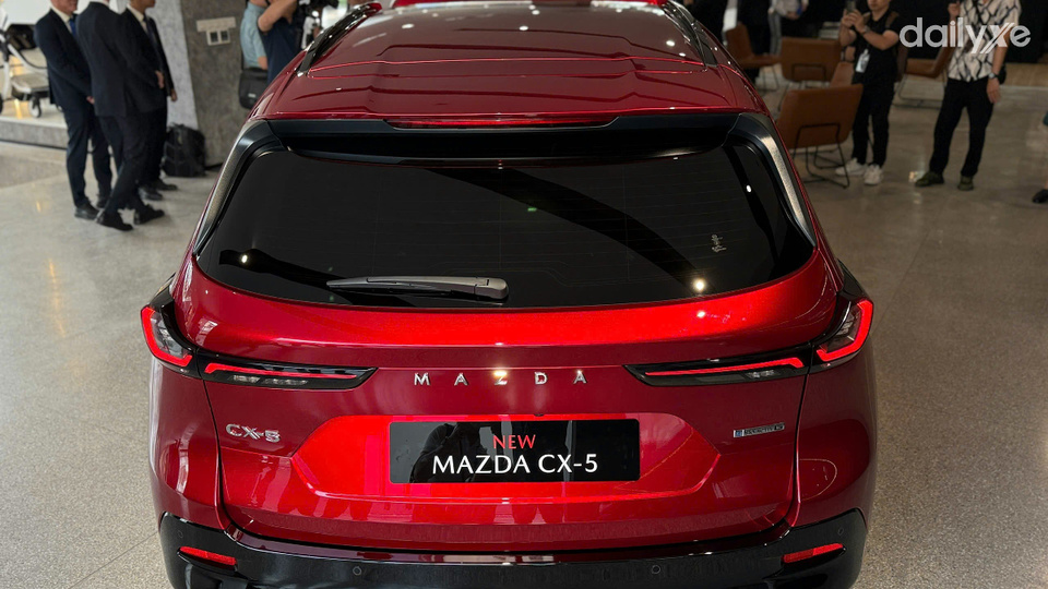 Mazda CX-5 có dung tích khoang hành lý tăng thêm 61 lít, đạt 583 lít