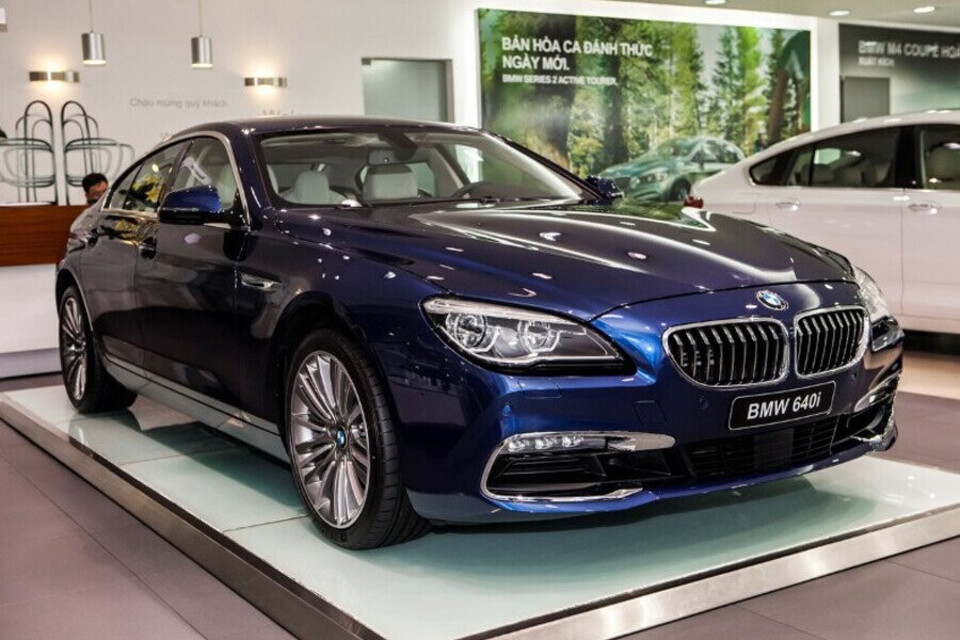 BMW 640i thiết kế những đường gân nổi bật, xung quanh được mạ chrome BMW 640i thiết kế những đường gân nổi bật, xung quanh được mạ chrome