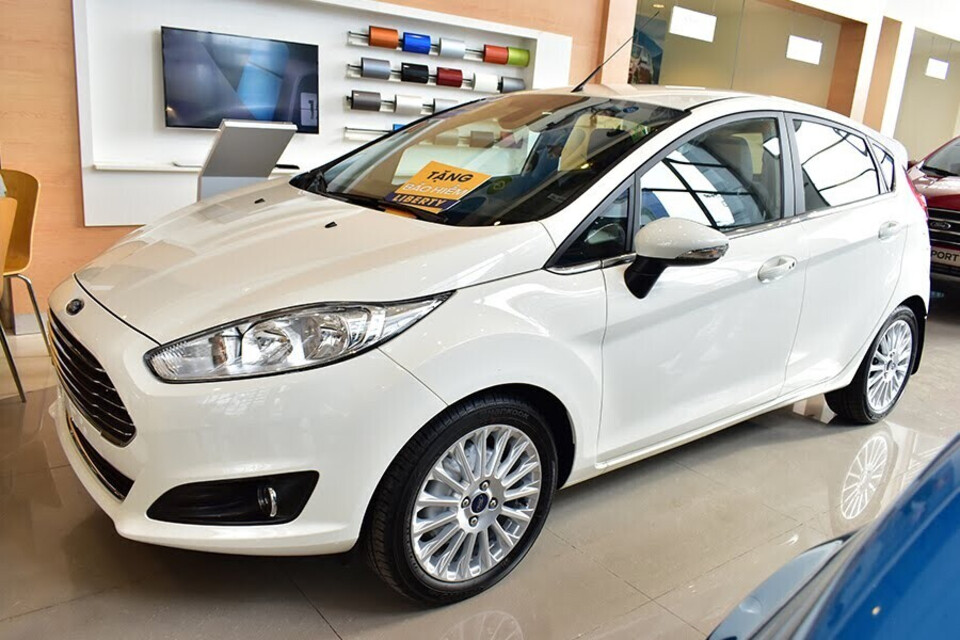 Ford Fiesta 1.5L AT Sport - Đậm cá tính dù nhỏ người Ford Fiesta 1.5L AT Sport - Đậm cá tính dù nhỏ người