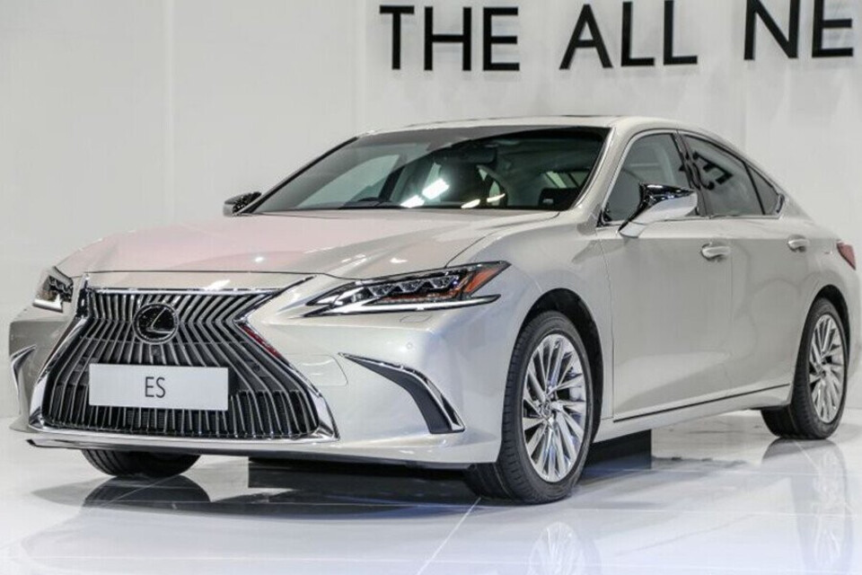 Lexus ES 250 là sự lựa chọn hoàn hảo đối với những gia đình có khả năng tài chính dồi dào Lexus ES 250 là sự lựa chọn hoàn hảo đối với những gia đình có khả năng tài chính dồi dào