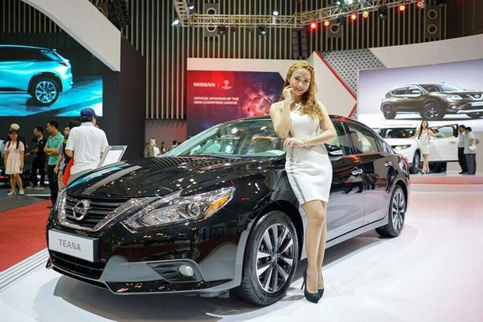Nissan Teana vẻ ngoài thiết kế tinh tế, trẻ trung thu hút mọi ánh mắt Nissan Teana vẻ ngoài thiết kế tinh tế, trẻ trung thu hút mọi ánh mắt