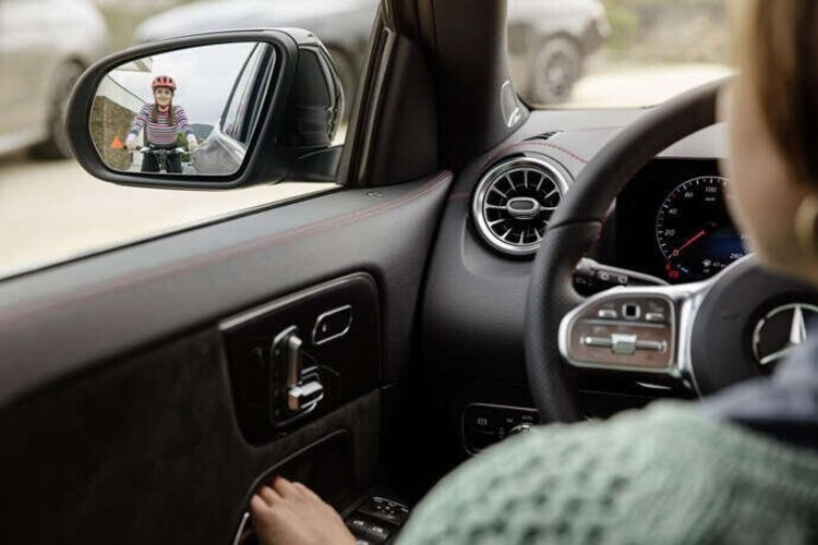 top-10-tinh-nang-cong-nghe-moi-cua-mercedes-benz-trong-nam-2019 top-10-tinh-nang-cong-nghe-moi-cua-mercedes-benz-trong-nam-2019