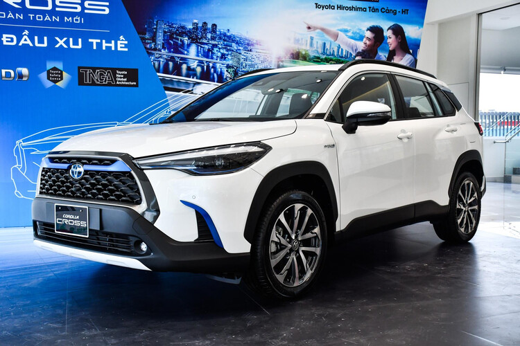 Toyota Corolla Cross vượt mặt Kia Seltos bằng doanh số kỷ lục toyota corolla cross vuot mat kia seltos bang doanh so ky luc