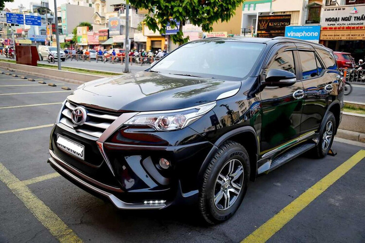 Toyota Fortuner 2017 máy dầu ODO 4000km rao bán 1,2 tỷ đồng - Hình 5 Toyota Fortuner 2017 máy dầu ODO 4000km rao bán 1,2 tỷ đồng - Hình 5
