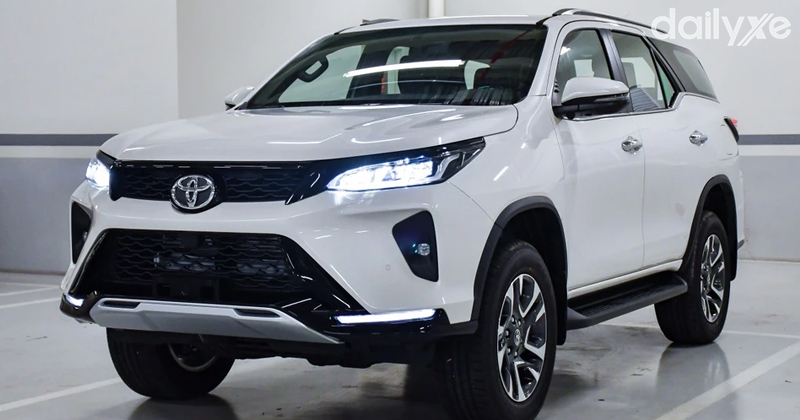 Toyota Fortuner Legender 2.4AT 4x2 2026: Giá lăn bánh + Ưu đãi (Tháng 1)
