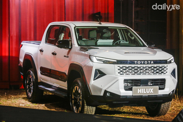Toyota Hilux 2026 ra mắt Việt Nam: Giá từ 632 triệu đồng