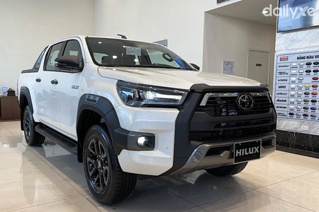 Toyota Hilux 2.8L 4x4 AT Adventure (Máy dầu)