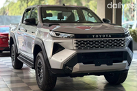 Toyota Hilux Pro 2.8 4x2 AT (Máy dầu)