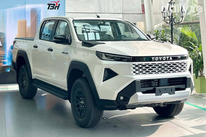 Toyota Hilux Trailhunter 2.8 4x4 AT (Máy dầu)