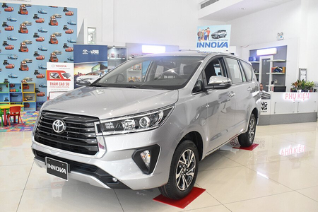 Toyota Innova E 2.0MT (Máy xăng) Toyota Innova E 2.0MT (Máy xăng)