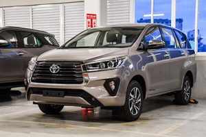 Toyota Innova V 2.0AT (Máy xăng)
