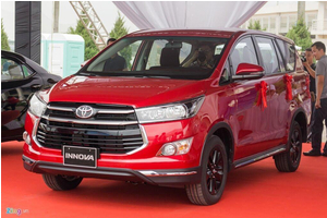 Toyota Innova Venturer mới giá 855 triệu tại Việt Nam