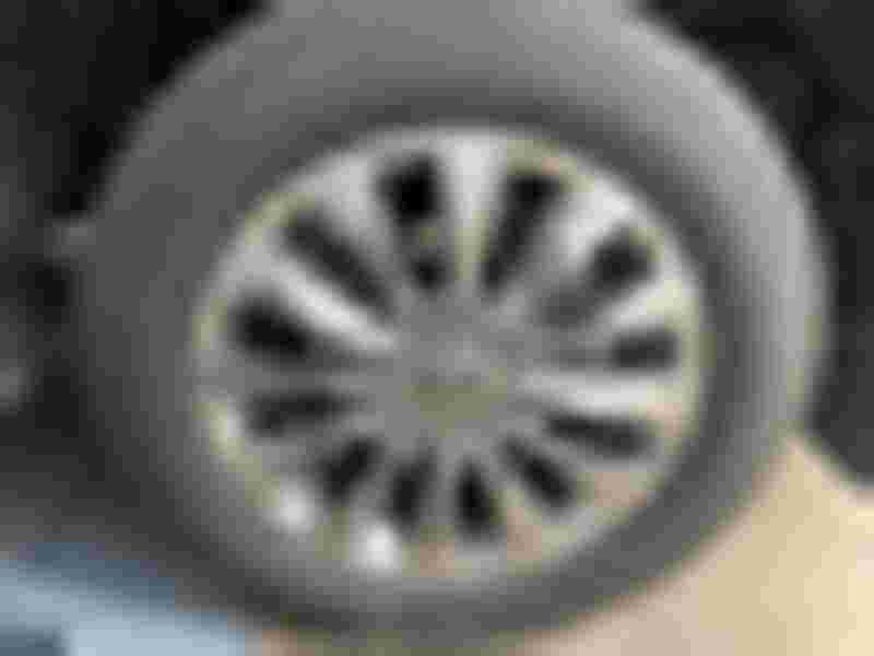 toyota land cruiser 2022 duoc rao ban voi gia 5,2 ty dong vi chu nhan muon doi mau xe