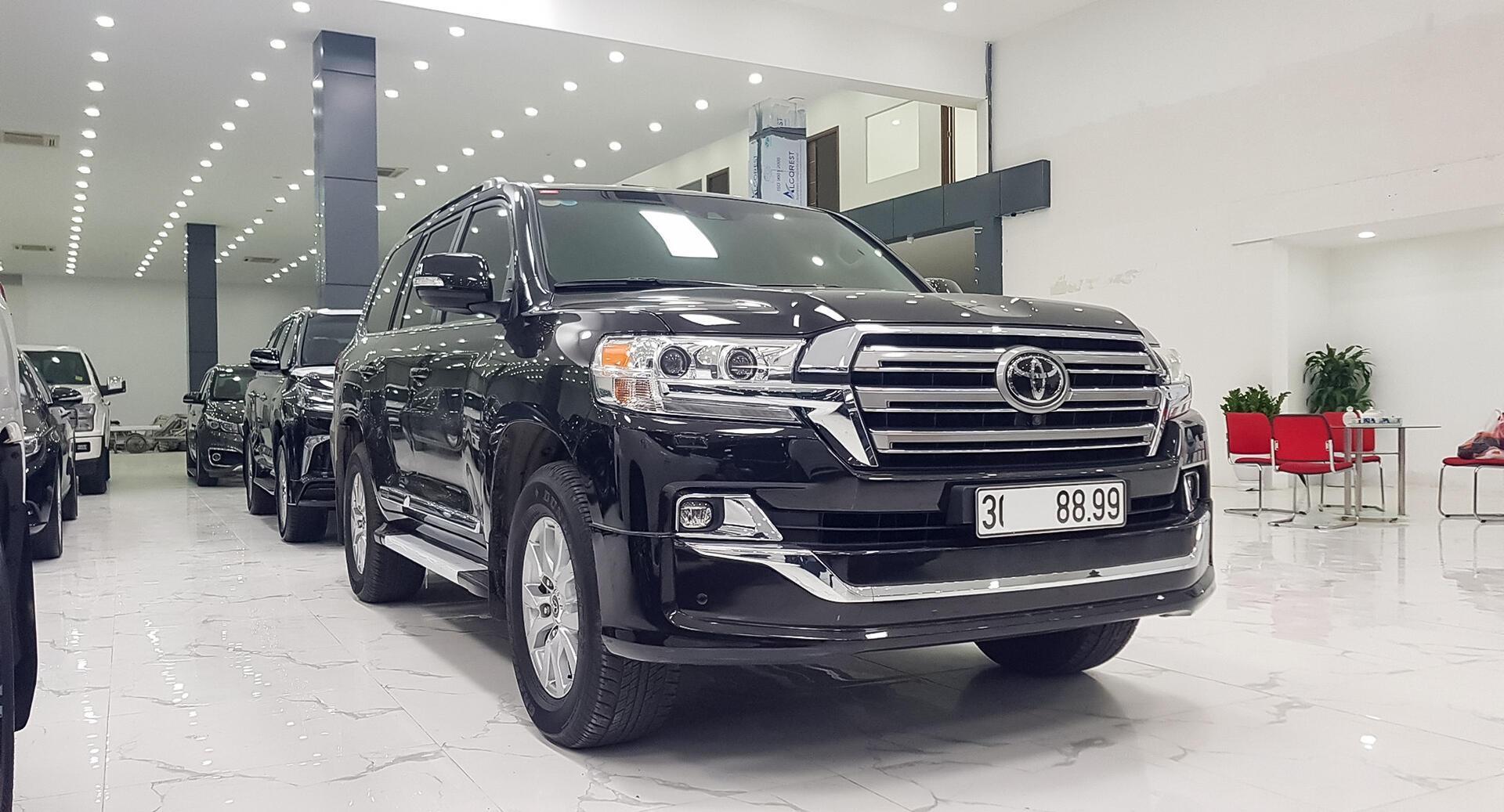 Toyota Land Cruiser 5.7 Nhập Mỹ Đã Qua Sử Dụng Bán Lại Giá Hơn 7 Tỷ