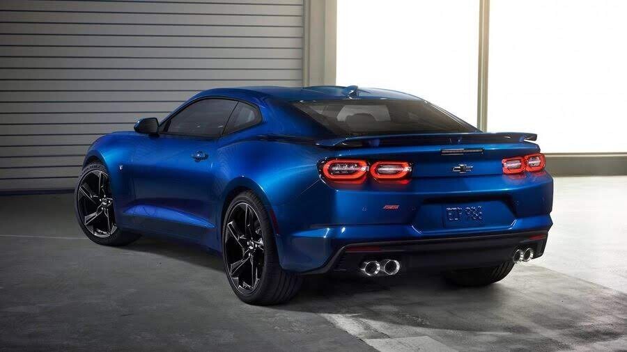 Trong khi đối thủ Chevrolet Camaro 2019 được giảm giá thì Ford Mustang 2019 lại tăng giá bán - Hình 6