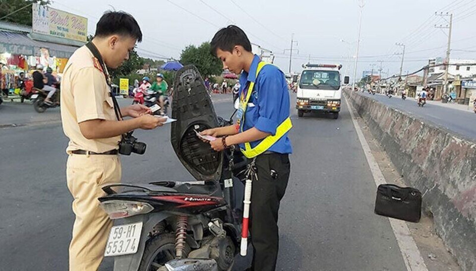 Cảnh sát giao thông có quyền truy đuổi khi thấy người vi phạm giao thông Cảnh sát giao thông có quyền truy đuổi khi thấy người vi phạm giao thông