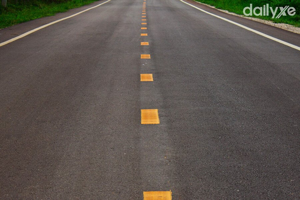 Vạch kẻ đường dọc đứt