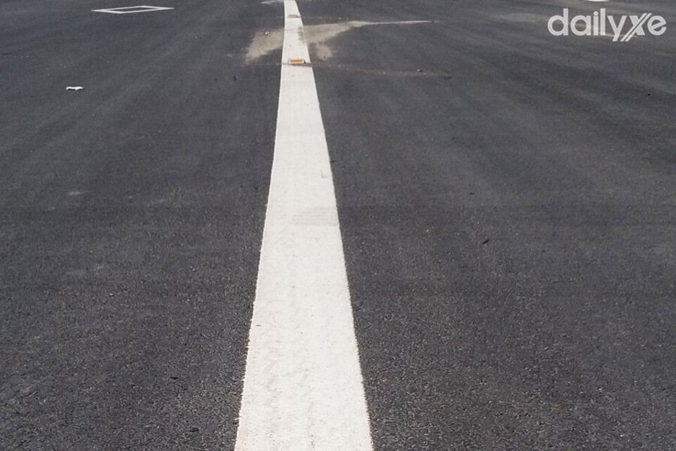 Vạch kẻ đường dọc liền