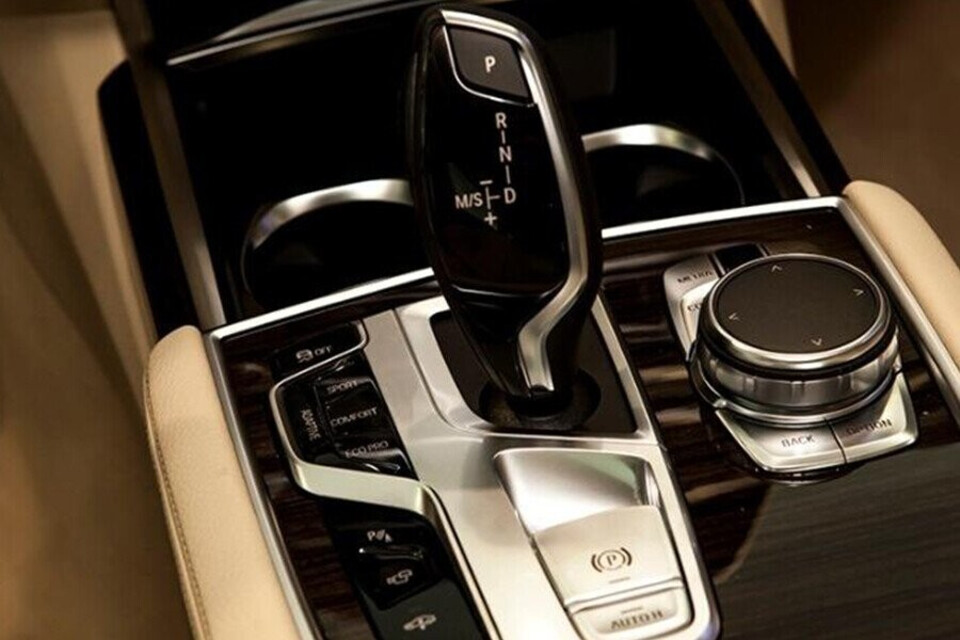 Hộp số tự động và Hệ thống chuyển đổi chế độ vận hành Driving Experience Control Hộp số tự động và Hệ thống chuyển đổi chế độ vận hành Driving Experience Control