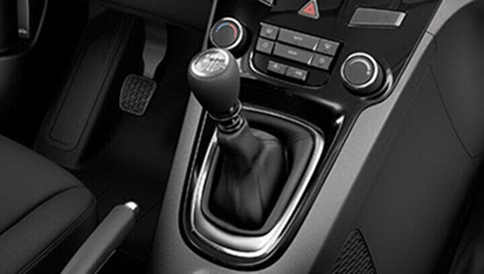 5 cấp, nhẹ nhàng khi đi chậm trong phố và vững chãi khi đi đường trường tốc độ cao. 